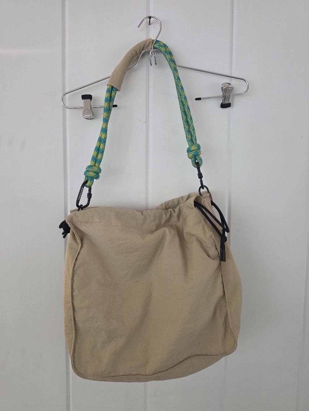 Rotunda Sant hobo bag in beige.